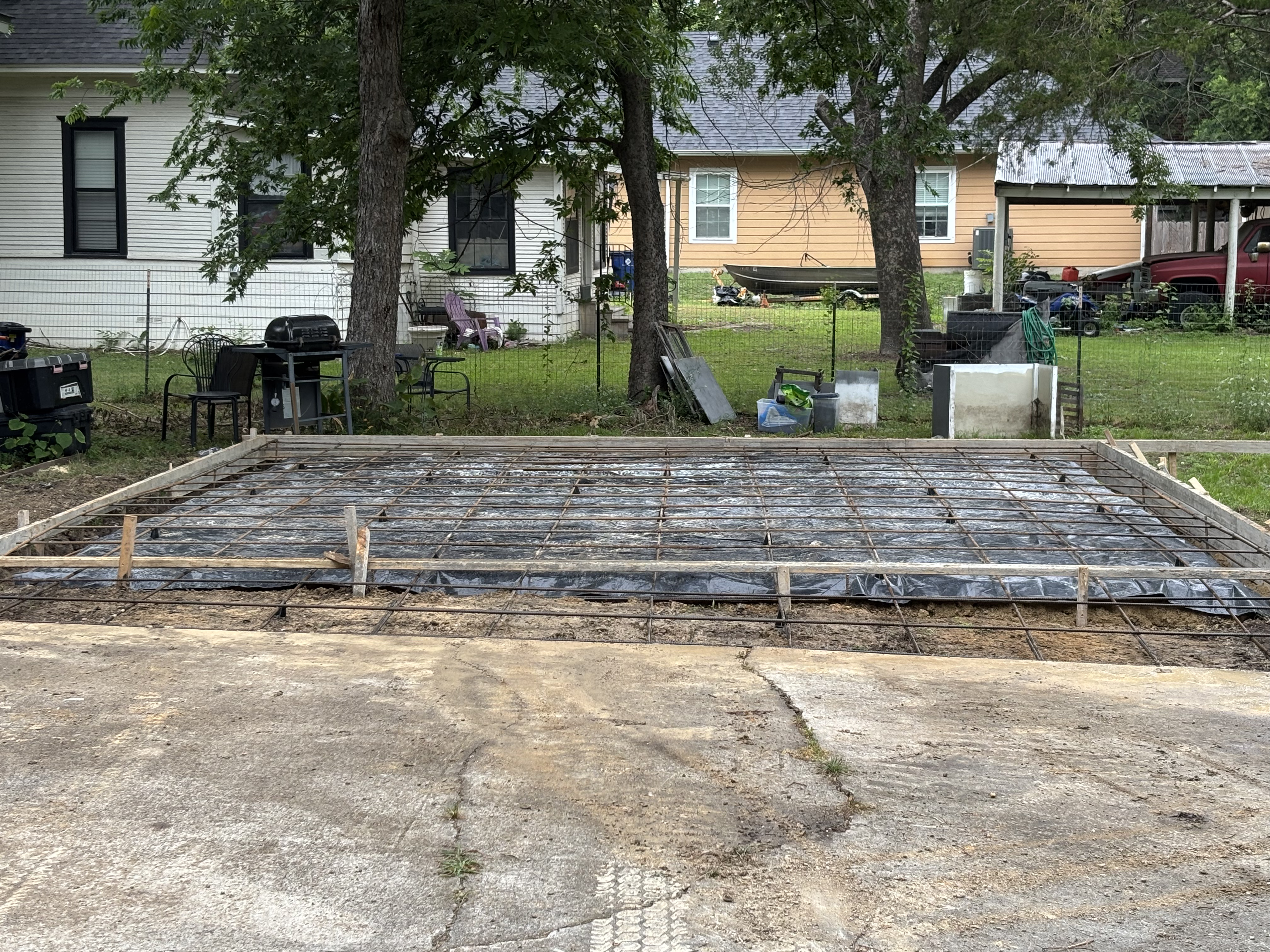 Reinforced concrete slab prepared with steel rebar